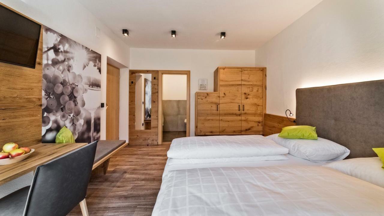 Hotel Garni Sonngart Андриан Екстериор снимка